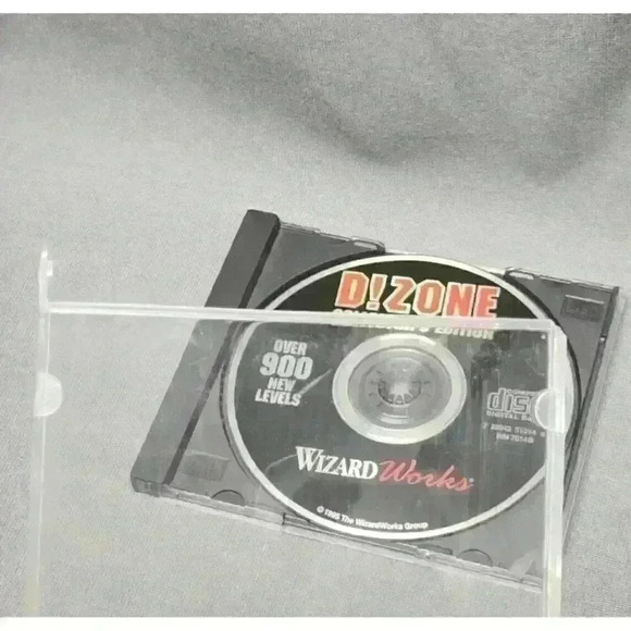 Vintage PC Games Lot of 5 Fury 3, D!Zone, Trophy Bass 2, Emergency Room Code Red - Picture 5 of 11